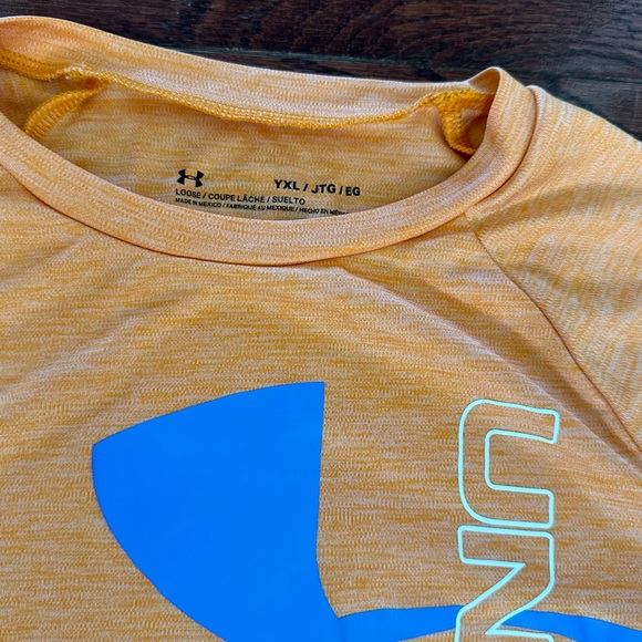 Boys Under Armour t-shirt - Picture 3 of 4